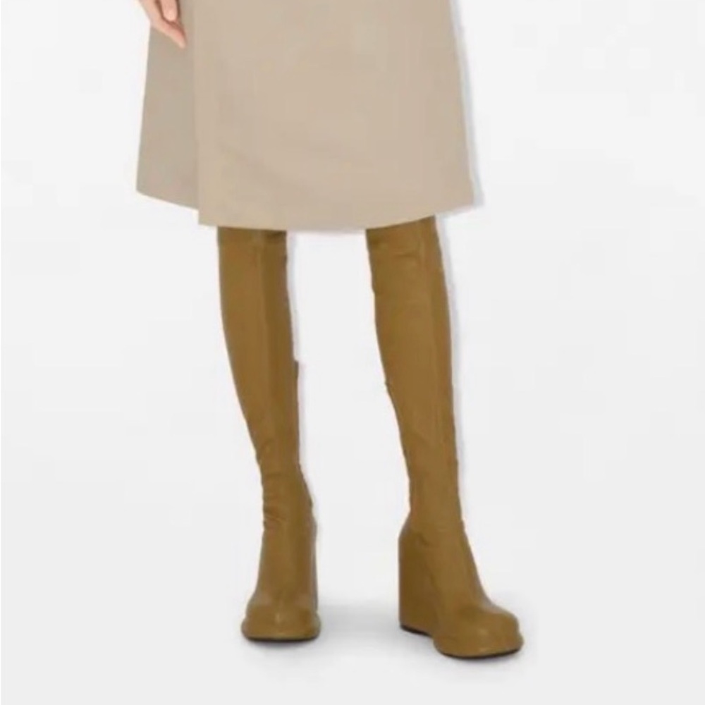 Stunning Burberry (Thigh) High Pillar Ladies Wedge Boots. Made in Italy. - Picture 6 of 8